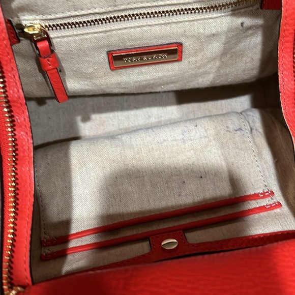 TORY BURCH  HALF MOON POPPY ORANGE SAMBA PEBBLE GRAIN LEATHER SHOULDER BAG PURSE - Picture 11 of 12